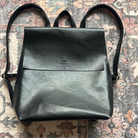Roots Vegan Leather Backpack - Picture 1 of 2